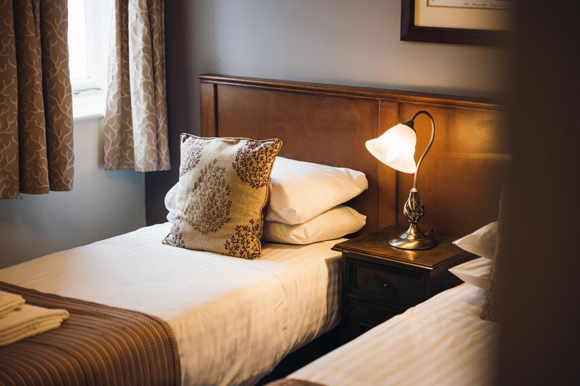 White Lion Royal Hotel Bala Luaran gambar