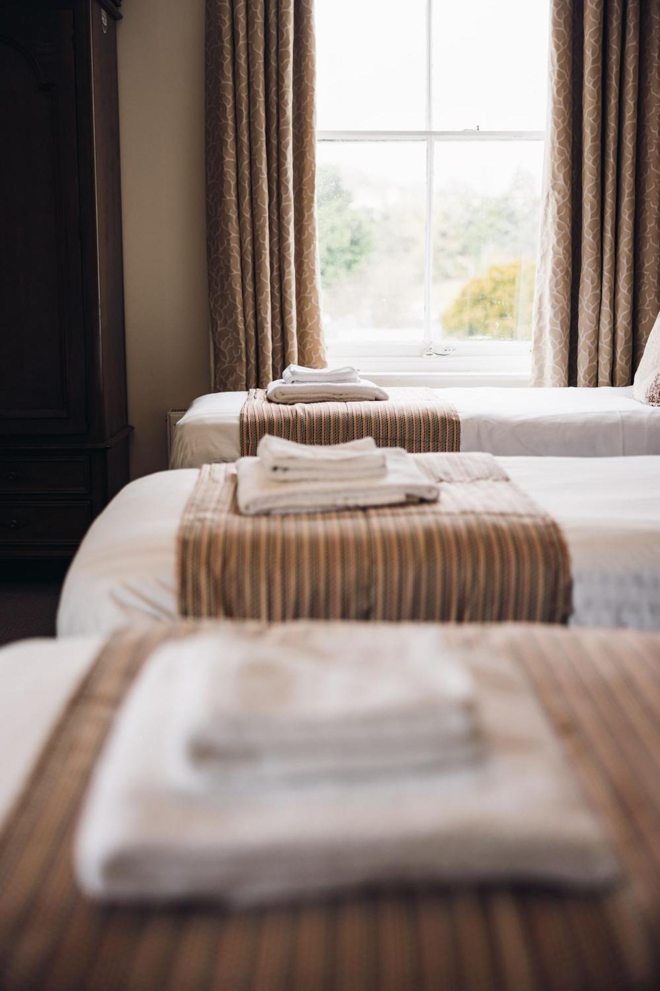 White Lion Royal Hotel Bala Luaran gambar
